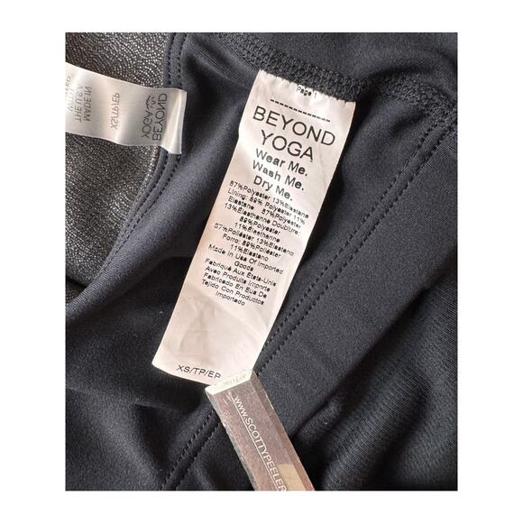 New BEYOND YOGA Women's Black Shine Heather Rib Glow On Cropped Tank Top Size XS - Picture 8 of 10